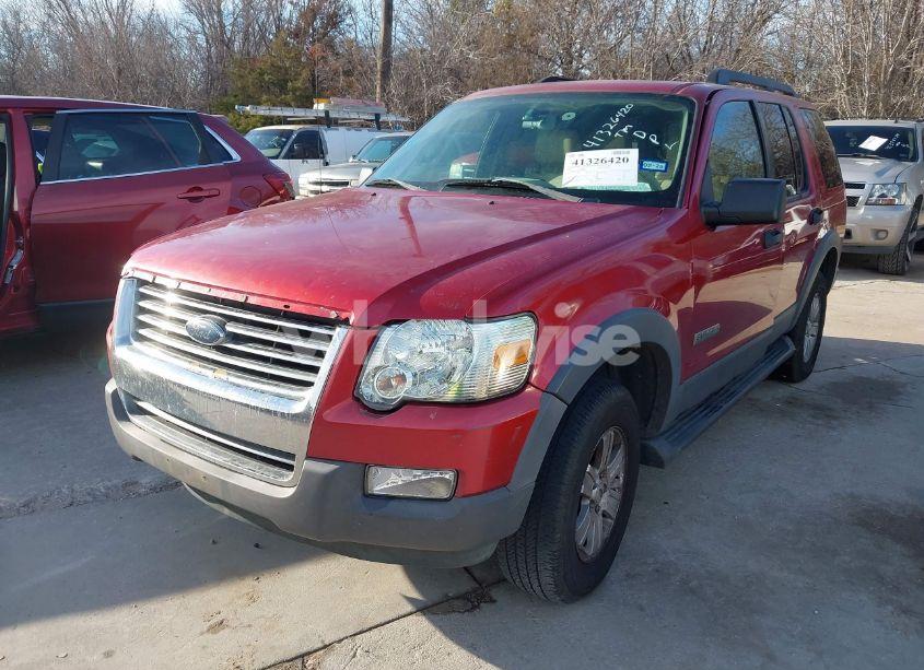 Photo 2 of 2006 Ford Explorer XLT (VIN 1FMEU63E06UB58596)