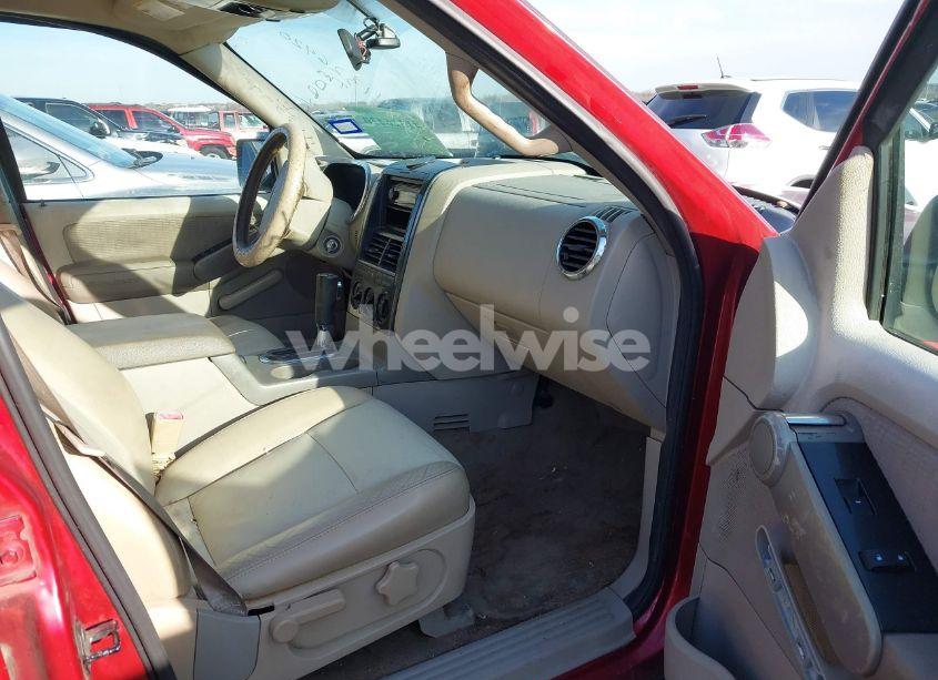 Photo 5 of 2006 Ford Explorer XLT (VIN 1FMEU63E06UB58596)