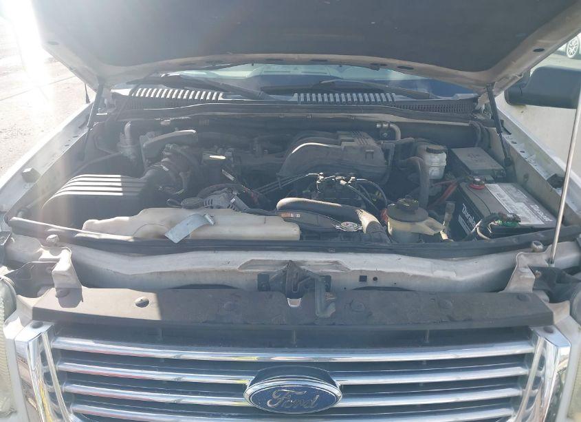 Photo 10 of 2008 Ford Explorer XLT (VIN 1FMEU63E08UA35951)