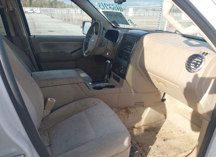 Photo 5 of 2008 Ford Explorer XLT (VIN 1FMEU63E08UA35951)