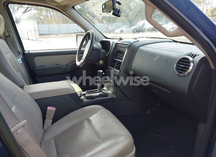 Photo 5 of 2008 Ford Explorer XLT (VIN 1FMEU63E08UA84907)