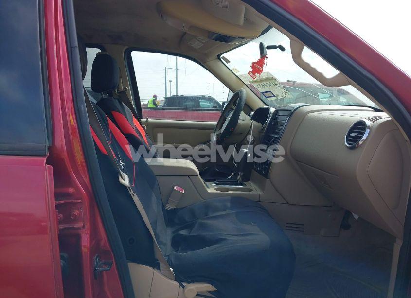 Photo 5 of 2008 Ford Explorer XLT (VIN 1FMEU63E18UA94250)