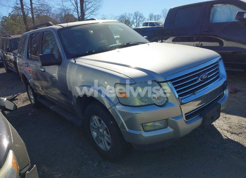 2008 Ford Explorer XLT (VIN 1FMEU63E18UA94300) main photo