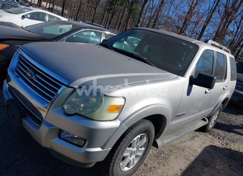 Photo 2 of 2008 Ford Explorer XLT (VIN 1FMEU63E18UA94300)