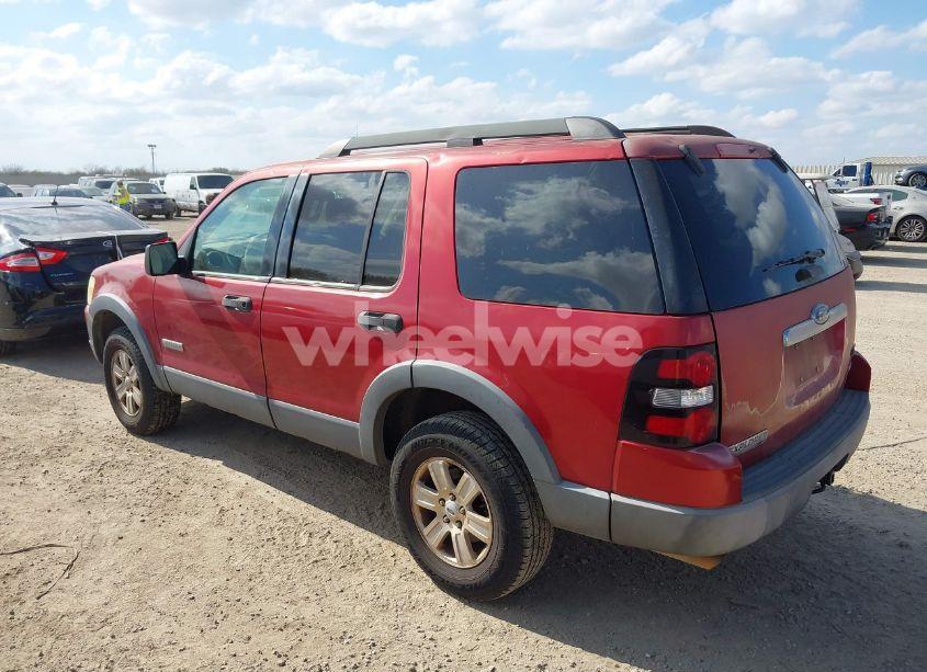 Photo 3 of 2006 Ford Explorer XLT (VIN 1FMEU63E26ZA17922)