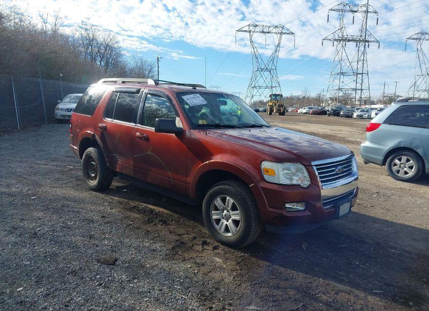 2009 Ford Explorer XLT (VIN 1FMEU63E29UA36794) main photo