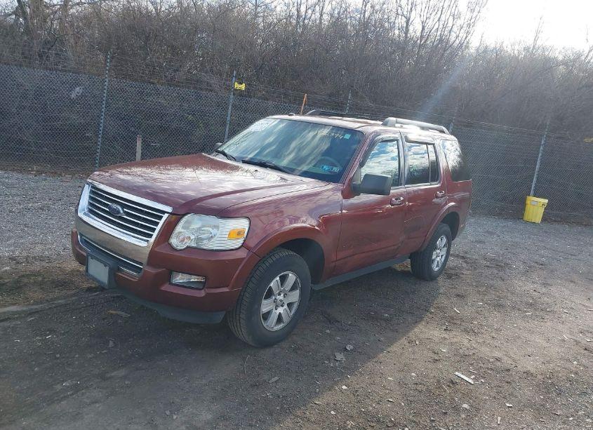 Photo 2 of 2009 Ford Explorer XLT (VIN 1FMEU63E29UA36794)