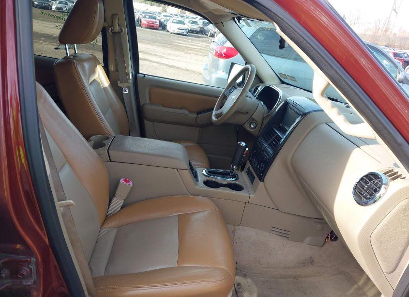 Photo 5 of 2009 Ford Explorer XLT (VIN 1FMEU63E29UA36794)