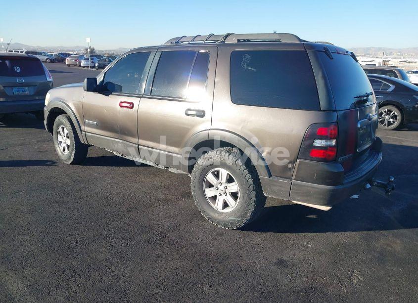 Photo 3 of 2006 Ford Explorer XLT (VIN 1FMEU63E46UA35268)