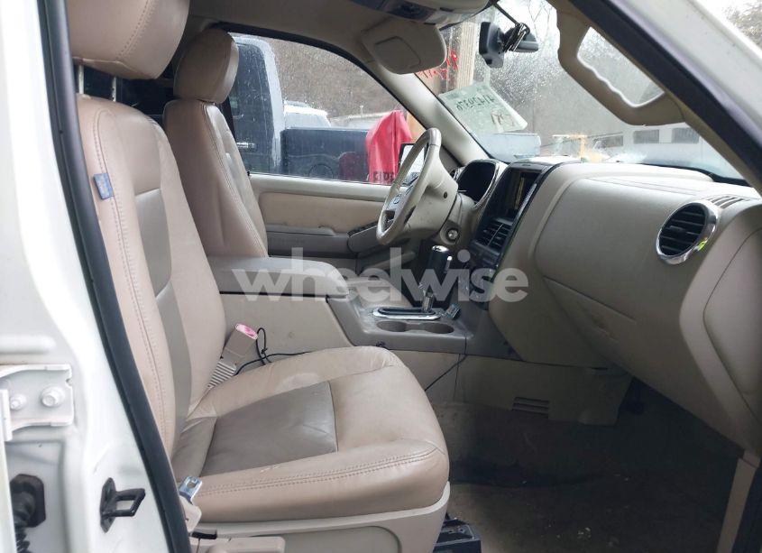 Photo 5 of 2007 Ford Explorer XLT (VIN 1FMEU63E47UB43262)