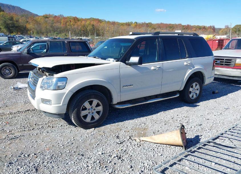 Photo 2 of 2008 Ford Explorer XLT (VIN 1FMEU63E48UA42997)