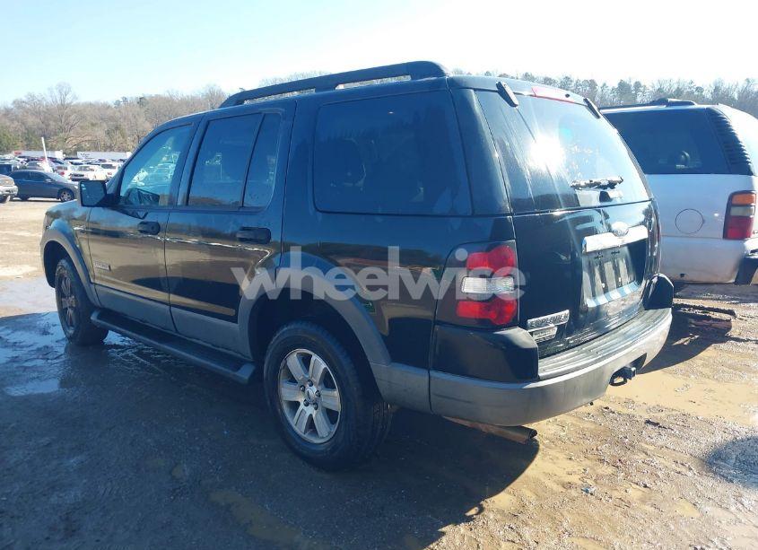 Photo 3 of 2006 Ford Explorer XLT (VIN 1FMEU63E56UB33080)