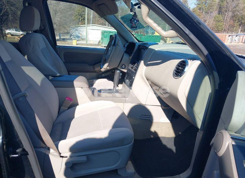 Photo 5 of 2006 Ford Explorer XLT (VIN 1FMEU63E56UB33080)