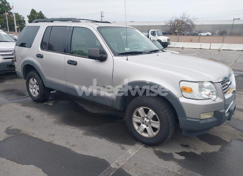 2006 Ford Explorer XLT (VIN 1FMEU63E56UB65348) main photo