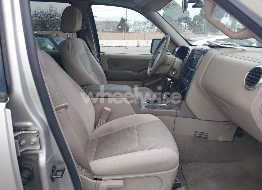 Photo 5 of 2006 Ford Explorer XLT (VIN 1FMEU63E56UB65348)