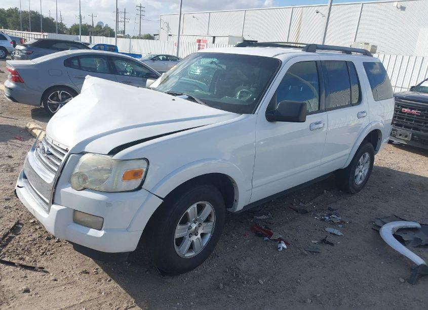 Photo 2 of 2009 Ford Explorer XLT (VIN 1FMEU63E59UA32853)