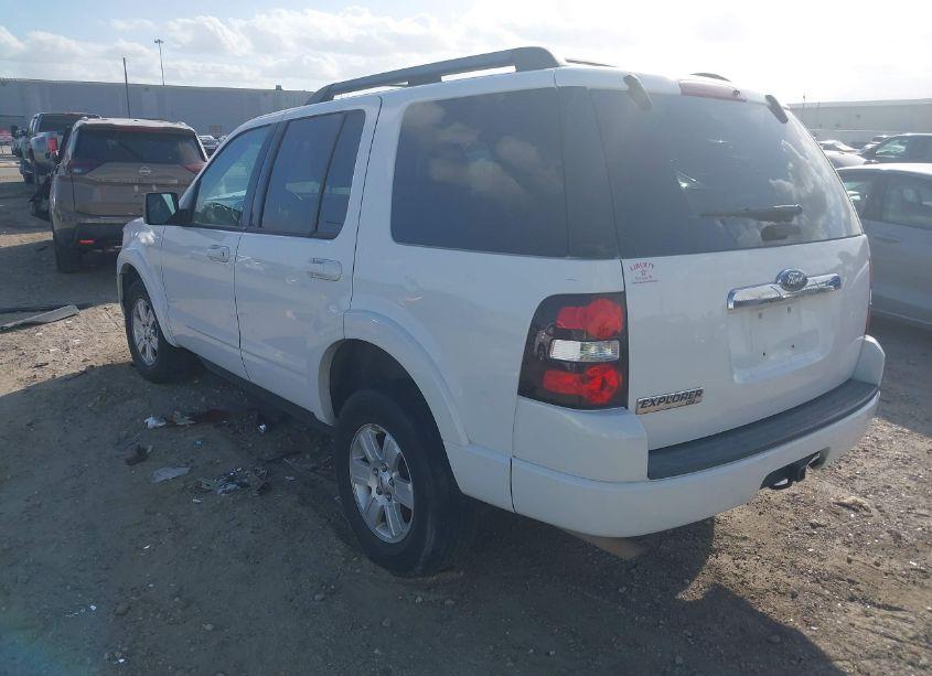 Photo 3 of 2009 Ford Explorer XLT (VIN 1FMEU63E59UA32853)