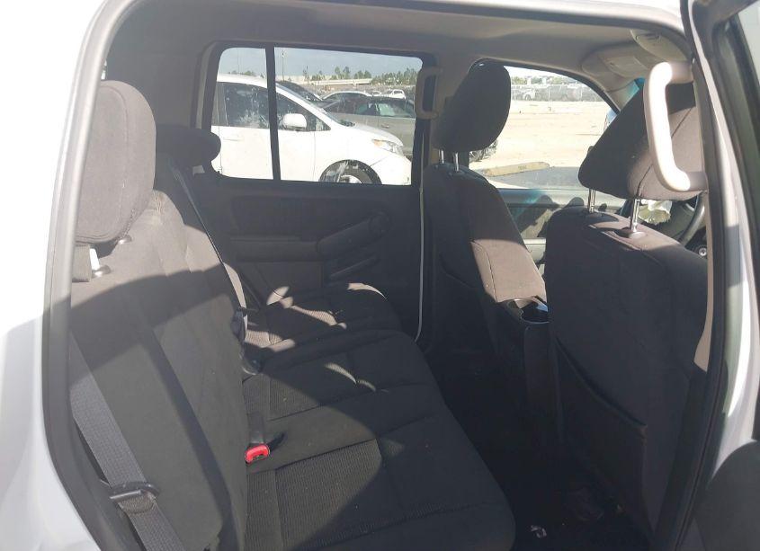 Photo 8 of 2009 Ford Explorer XLT (VIN 1FMEU63E59UA32853)