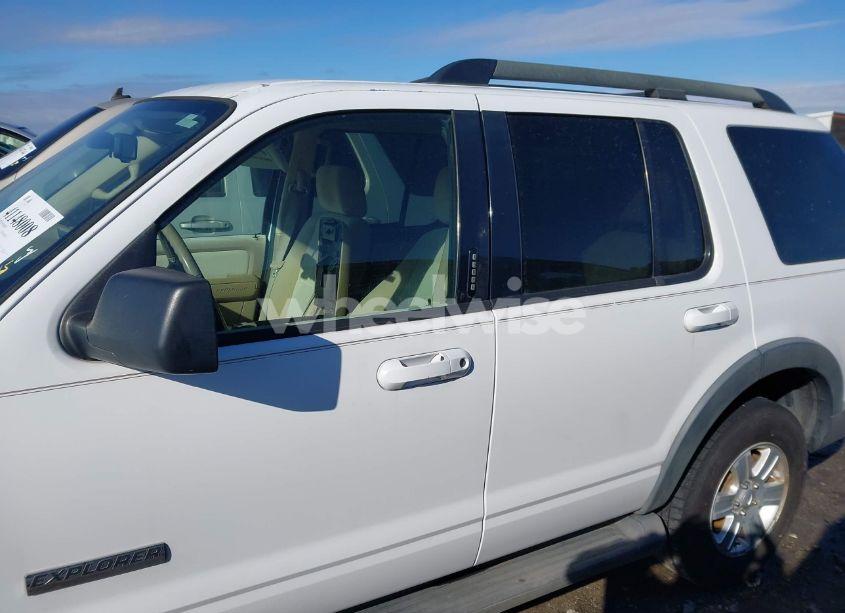 Photo 14 of 2007 Ford Explorer XLT (VIN 1FMEU63E67UA87793)