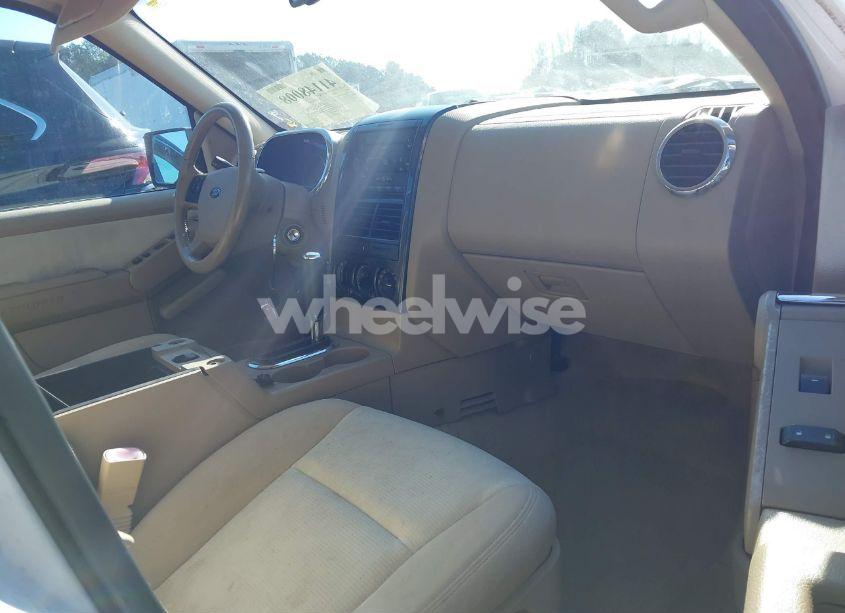 Photo 5 of 2007 Ford Explorer XLT (VIN 1FMEU63E67UA87793)