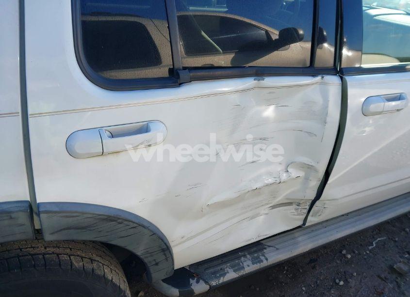 Photo 6 of 2007 Ford Explorer XLT (VIN 1FMEU63E67UA87793)