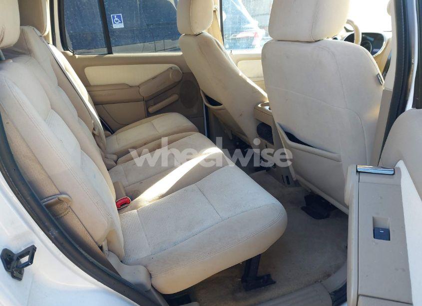 Photo 8 of 2007 Ford Explorer XLT (VIN 1FMEU63E67UA87793)