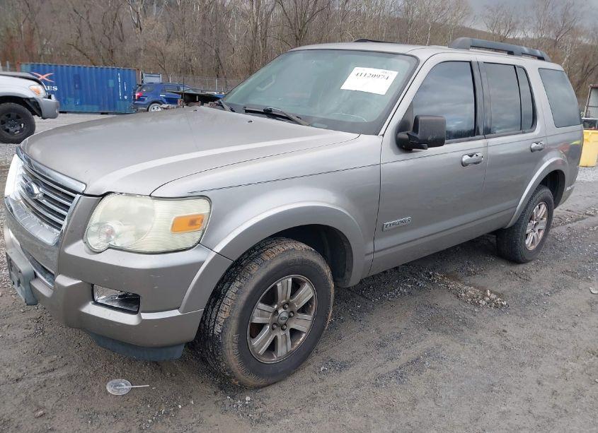 Photo 2 of 2008 Ford Explorer XLT (VIN 1FMEU63E68UA54147)
