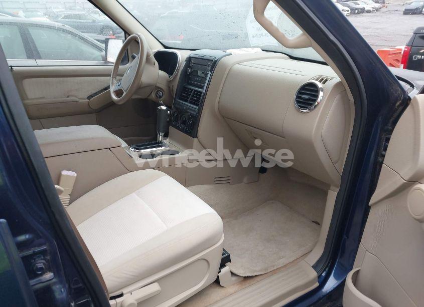 Photo 5 of 2008 Ford Explorer XLT (VIN 1FMEU63E68UB09129)