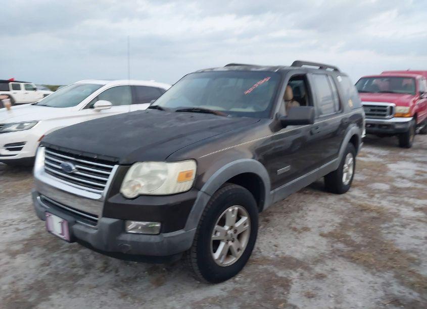 Photo 2 of 2006 Ford Explorer XLT (VIN 1FMEU63E76UA29139)