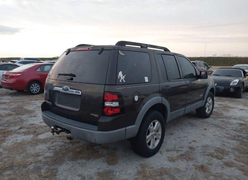 Photo 4 of 2006 Ford Explorer XLT (VIN 1FMEU63E76UA29139)