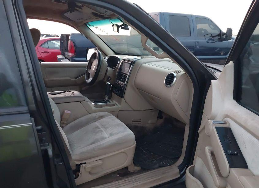 Photo 5 of 2006 Ford Explorer XLT (VIN 1FMEU63E76UA29139)