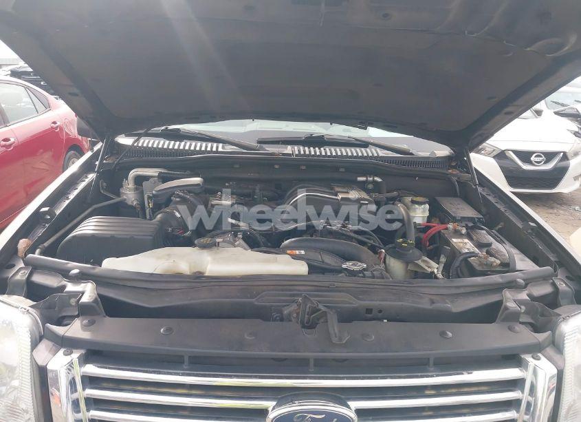 Photo 10 of 2006 Ford Explorer XLT (VIN 1FMEU63E76UA57295)