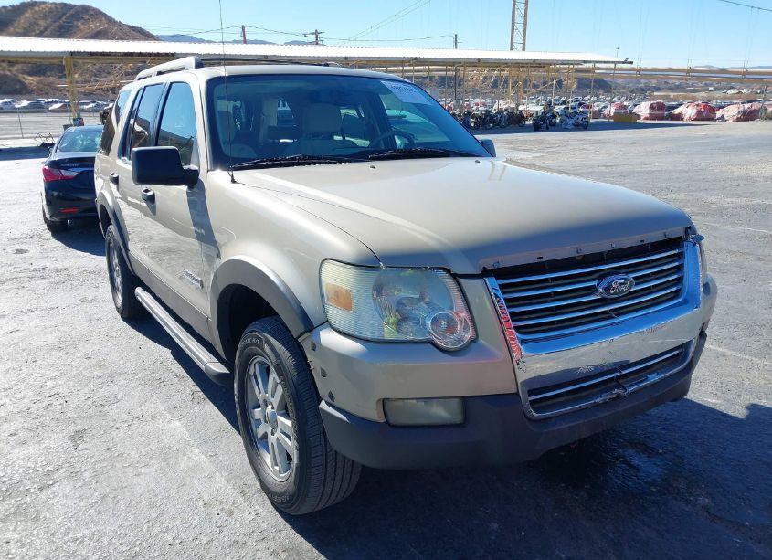 2006 Ford Explorer XLT (VIN 1FMEU63E86UB55610) main photo
