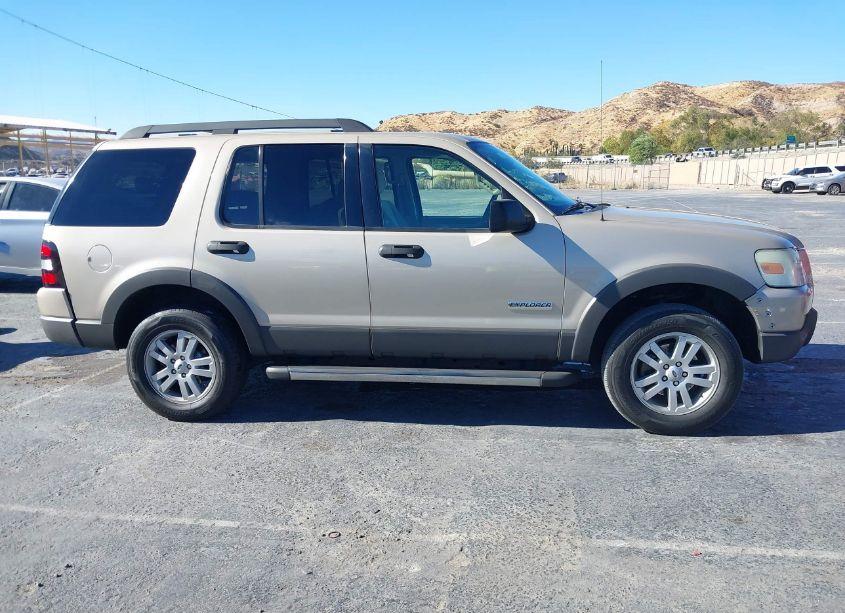 Photo 13 of 2006 Ford Explorer XLT (VIN 1FMEU63E86UB55610)