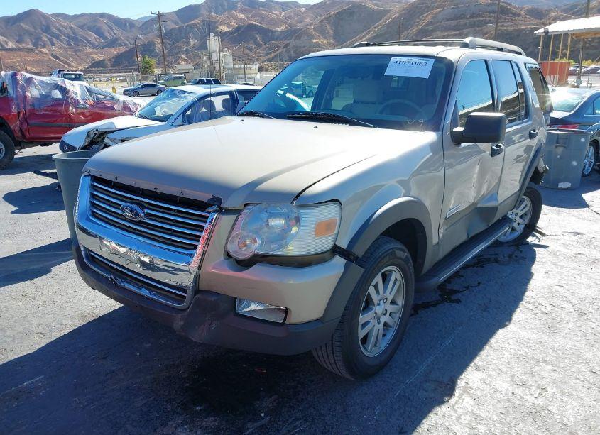 Photo 2 of 2006 Ford Explorer XLT (VIN 1FMEU63E86UB55610)