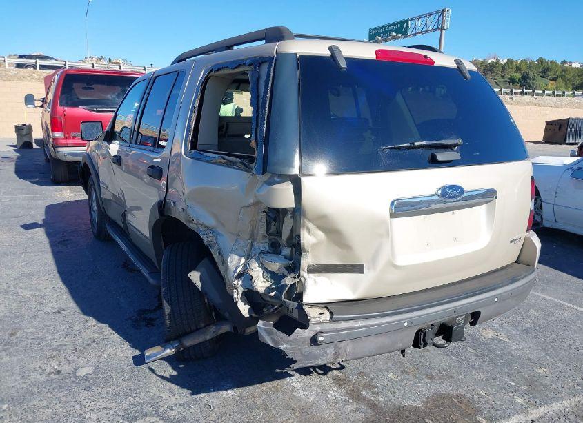 Photo 3 of 2006 Ford Explorer XLT (VIN 1FMEU63E86UB55610)