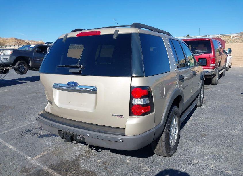 Photo 4 of 2006 Ford Explorer XLT (VIN 1FMEU63E86UB55610)