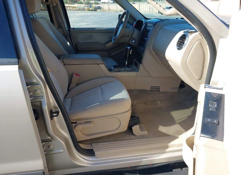 Photo 5 of 2006 Ford Explorer XLT (VIN 1FMEU63E86UB55610)