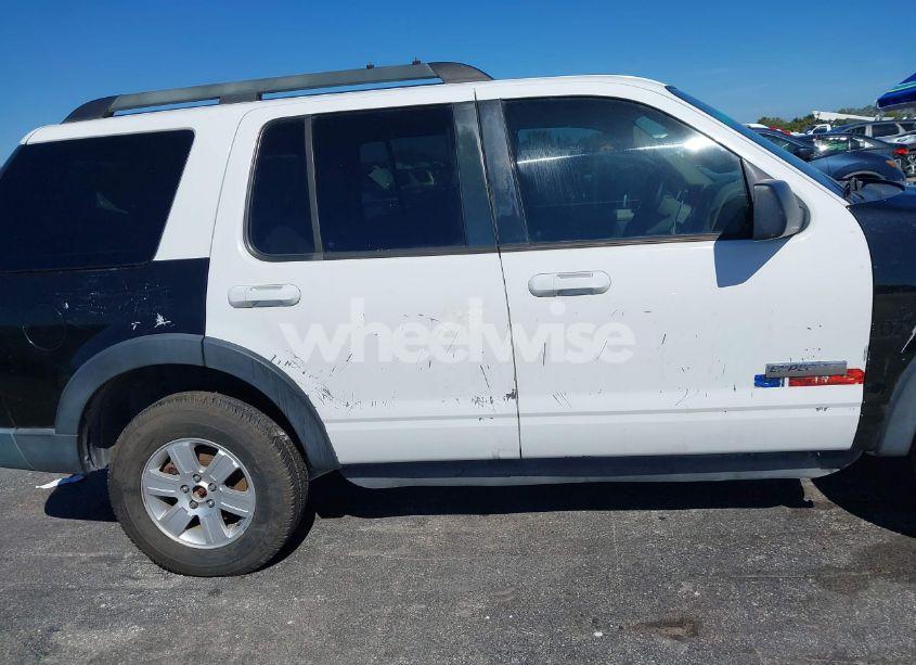 Photo 13 of 2007 Ford Explorer XLT (VIN 1FMEU63E87UA87522)