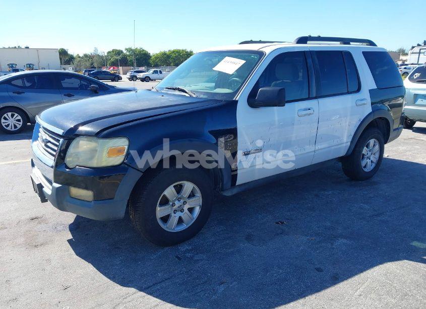 Photo 2 of 2007 Ford Explorer XLT (VIN 1FMEU63E87UA87522)