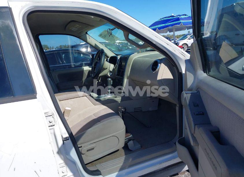 Photo 5 of 2007 Ford Explorer XLT (VIN 1FMEU63E87UA87522)