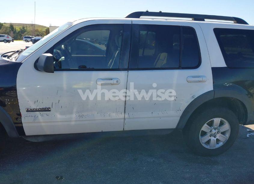 Photo 6 of 2007 Ford Explorer XLT (VIN 1FMEU63E87UA87522)