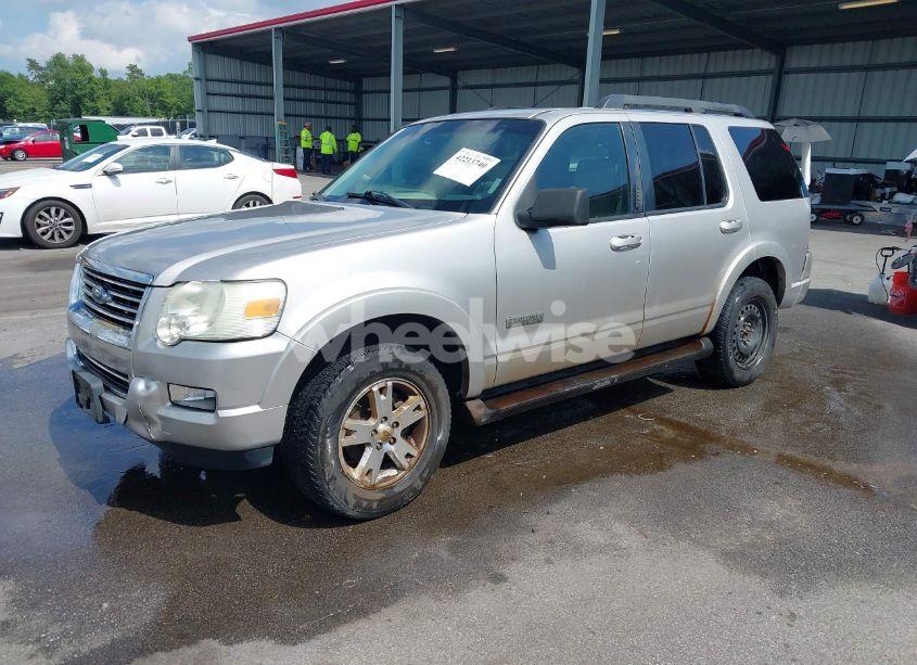 Photo 2 of 2007 Ford Explorer XLT (VIN 1FMEU63E87UB50845)