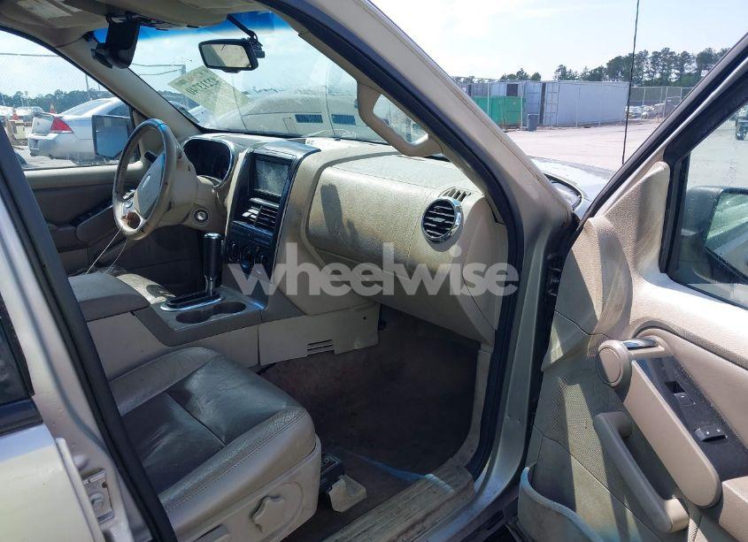 Photo 5 of 2007 Ford Explorer XLT (VIN 1FMEU63E87UB50845)