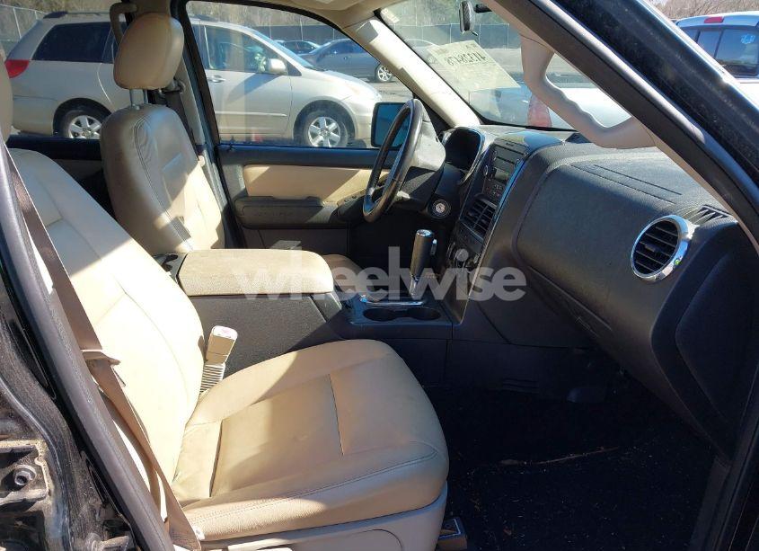 Photo 5 of 2008 Ford Explorer XLT (VIN 1FMEU63E88UA65313)