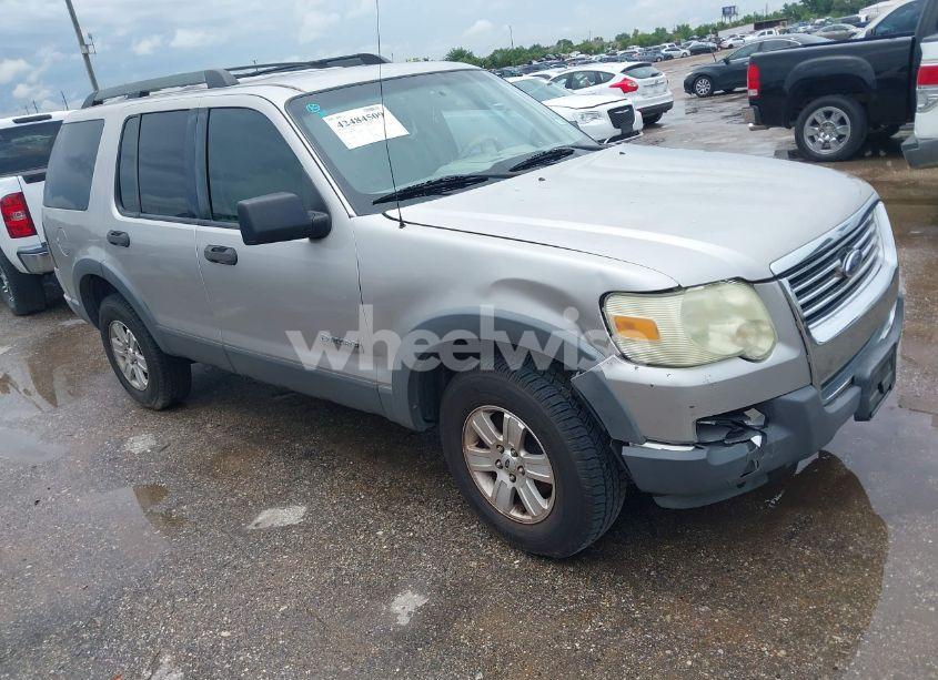 2006 Ford Explorer XLT (VIN 1FMEU63E96UA34987) main photo