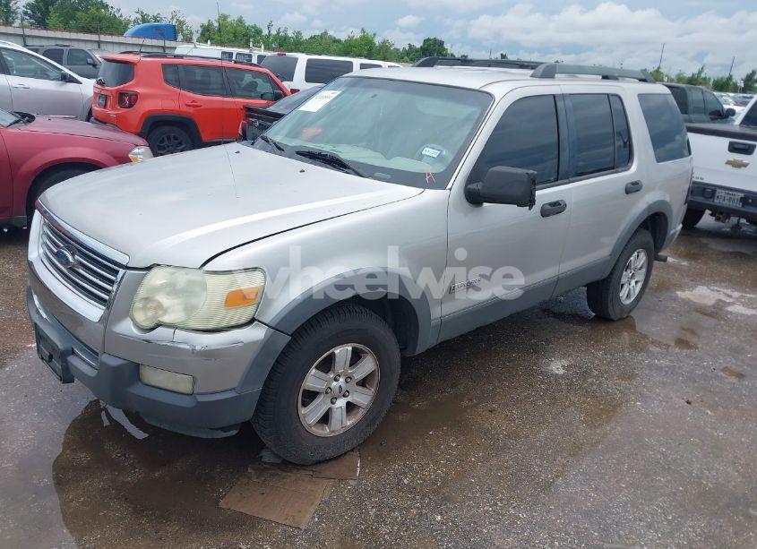 Photo 2 of 2006 Ford Explorer XLT (VIN 1FMEU63E96UA34987)