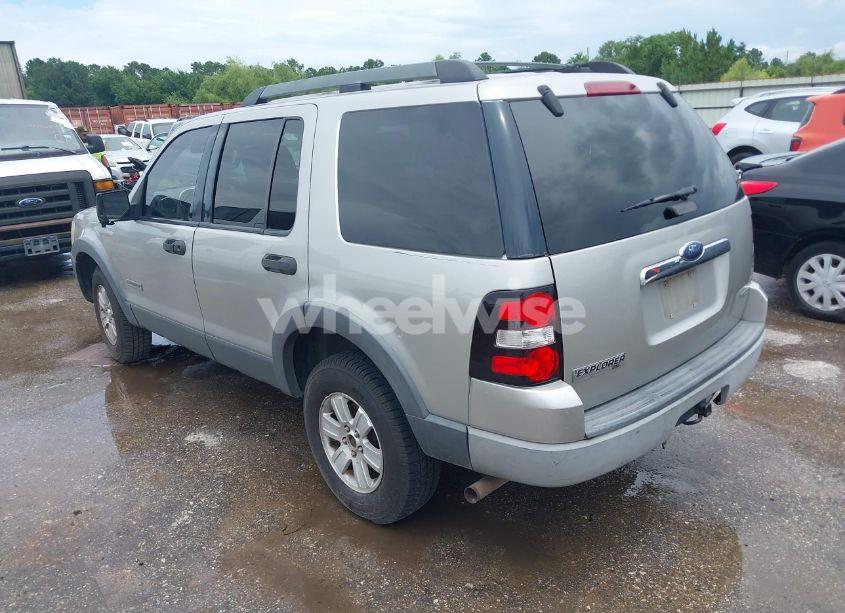 Photo 3 of 2006 Ford Explorer XLT (VIN 1FMEU63E96UA34987)