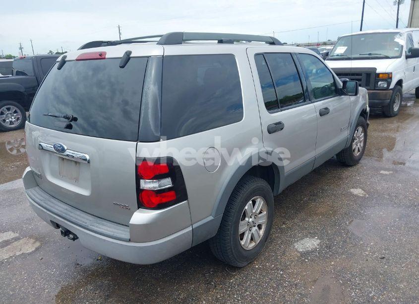 Photo 4 of 2006 Ford Explorer XLT (VIN 1FMEU63E96UA34987)
