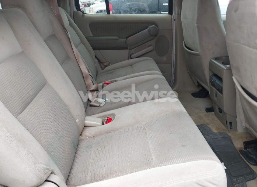 Photo 8 of 2006 Ford Explorer XLT (VIN 1FMEU63E96UA34987)